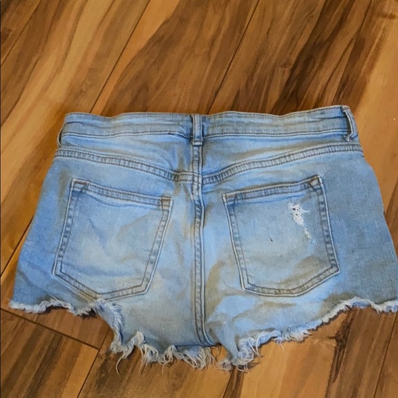 Jean shorts (H&M) - Picture 2 of 2
